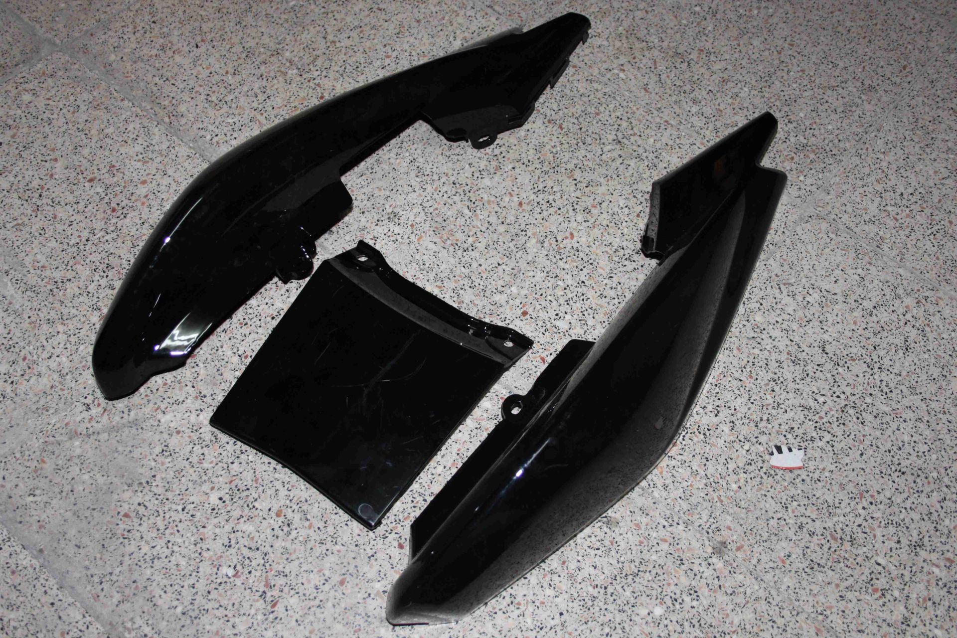 YBR 125 ESD SELE ALTI TAKIM SİYAH OEM.